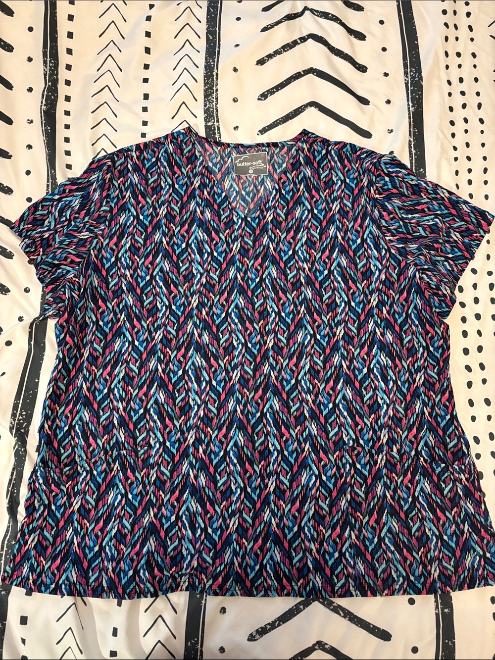 Uniform Advantage V-Neck Short Sleeve Tee in Blue and Pink Multi